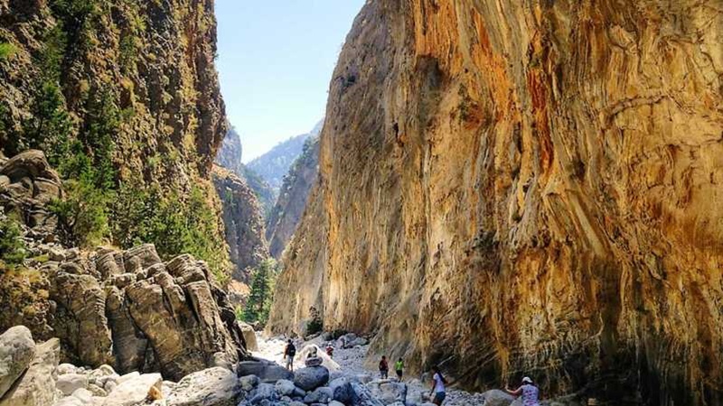 Exploration inédite les gorges de Samaria, joyau caché de la Crète